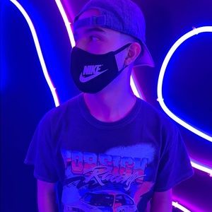 Meet your Posher, Charles